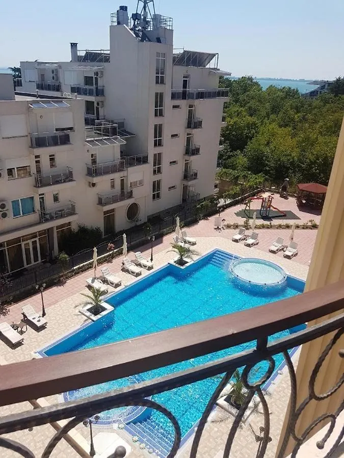 Apartment Lazur, Flora Beach Resort location